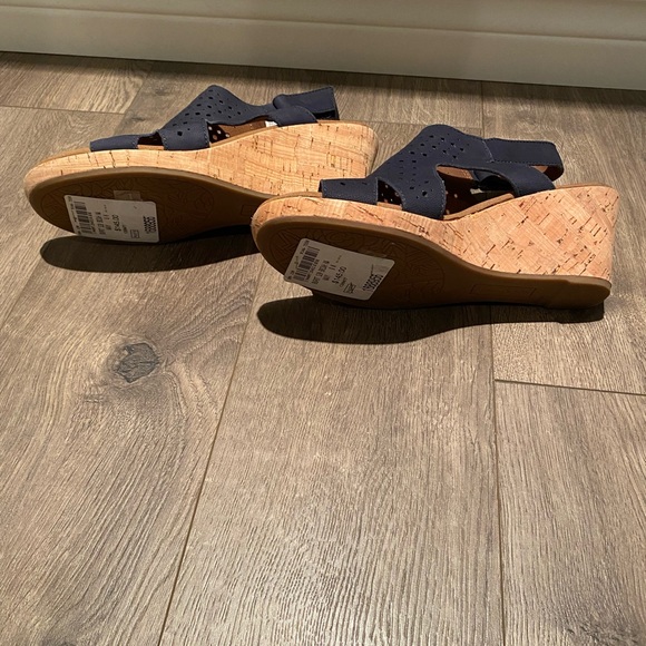 Rockport heels size 8 - Picture 3 of 5